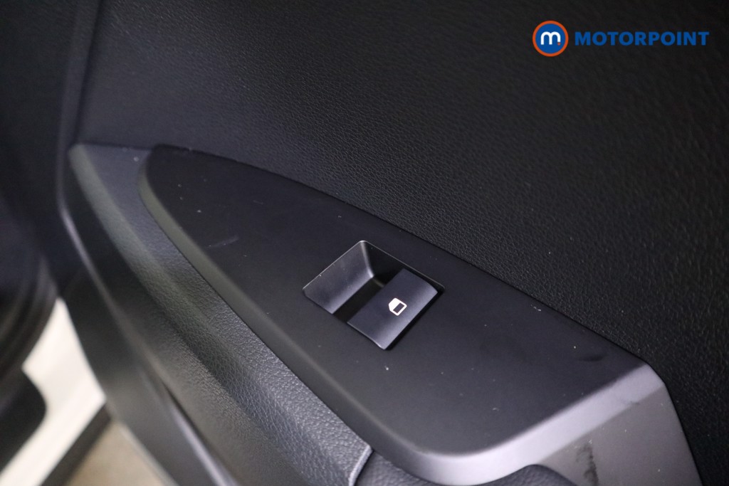 KIA Sportage Pure Automatic Petrol-Electric Hybrid SUV - Stock Number (1602308) - 18th supplementary image