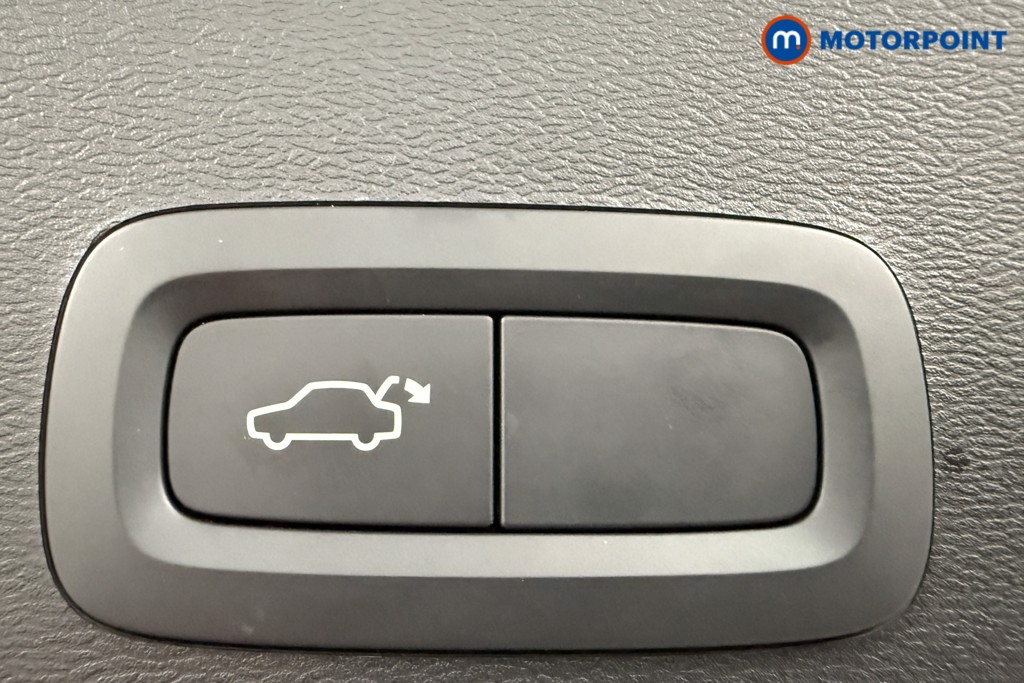 Volvo Xc40 Core Automatic Petrol SUV - Stock Number (1604785) - 26th supplementary image