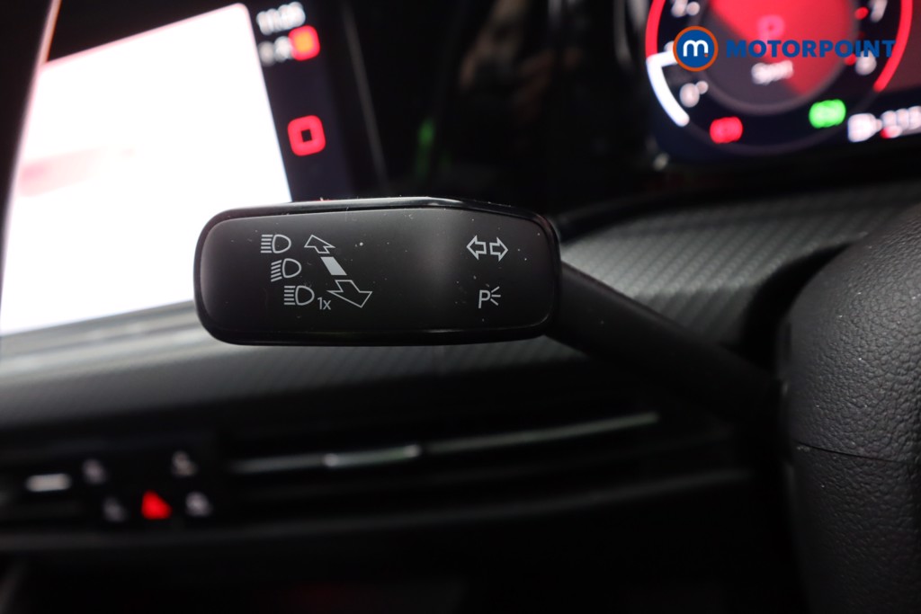 Volkswagen Golf R-Line Automatic Petrol Estate - Stock Number (1605749) - 6th supplementary image