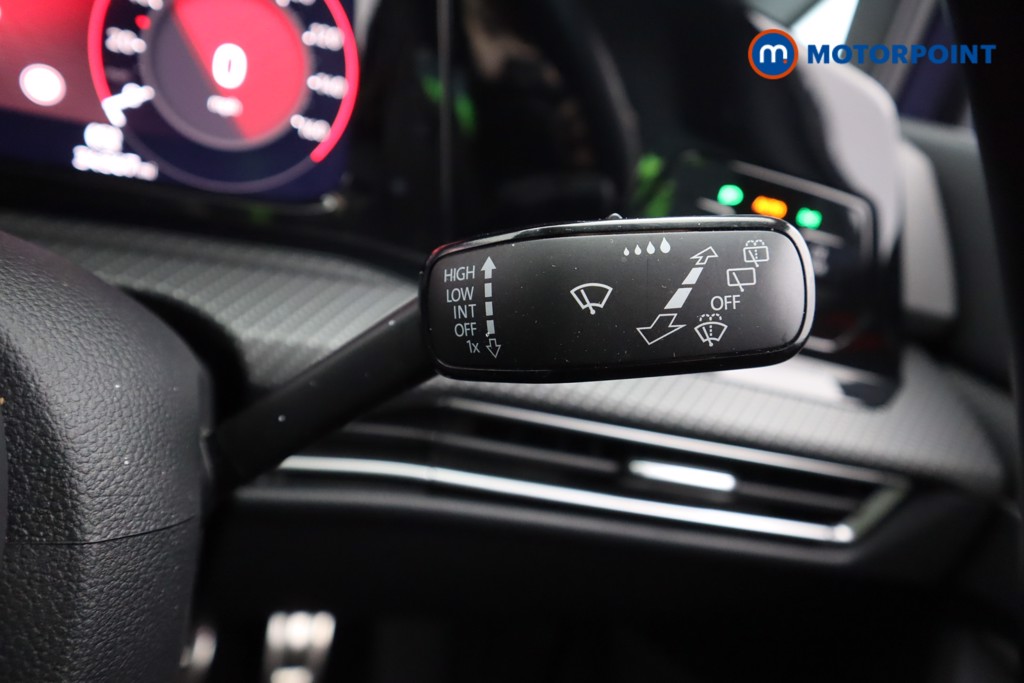 Volkswagen Golf R-Line Automatic Petrol Estate - Stock Number (1605749) - 7th supplementary image