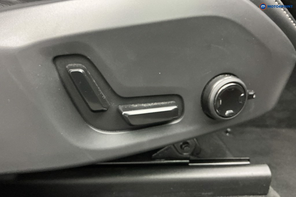 Volvo Xc60 R Design Pro Automatic Petrol Plug-In Hybrid SUV - Stock Number (1595609) - 24th supplementary image