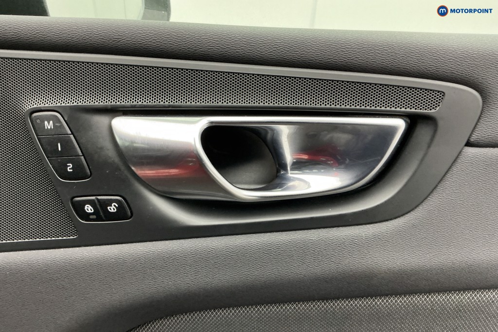 Volvo Xc60 R Design Pro Automatic Petrol Plug-In Hybrid SUV - Stock Number (1595609) - 27th supplementary image