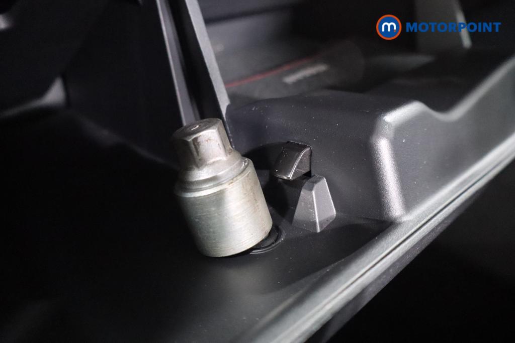 Nissan Qashqai Tekna Manual Petrol SUV - Stock Number (1582542) - 13th supplementary image