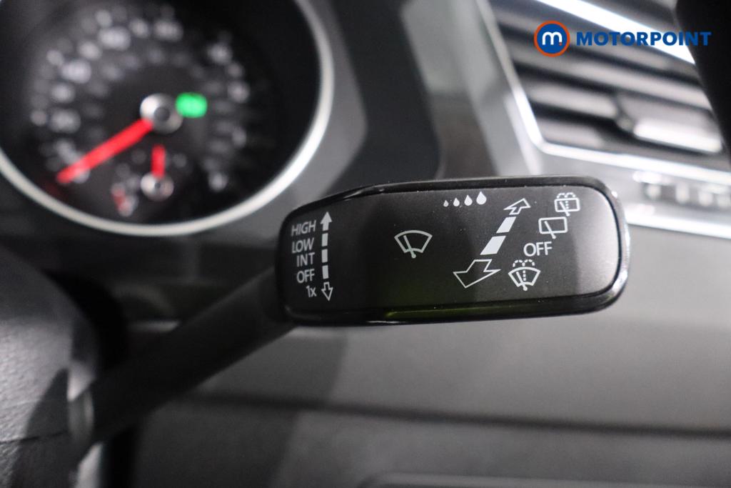 Volkswagen Tiguan Life Automatic Petrol SUV - Stock Number (1598637) - 9th supplementary image