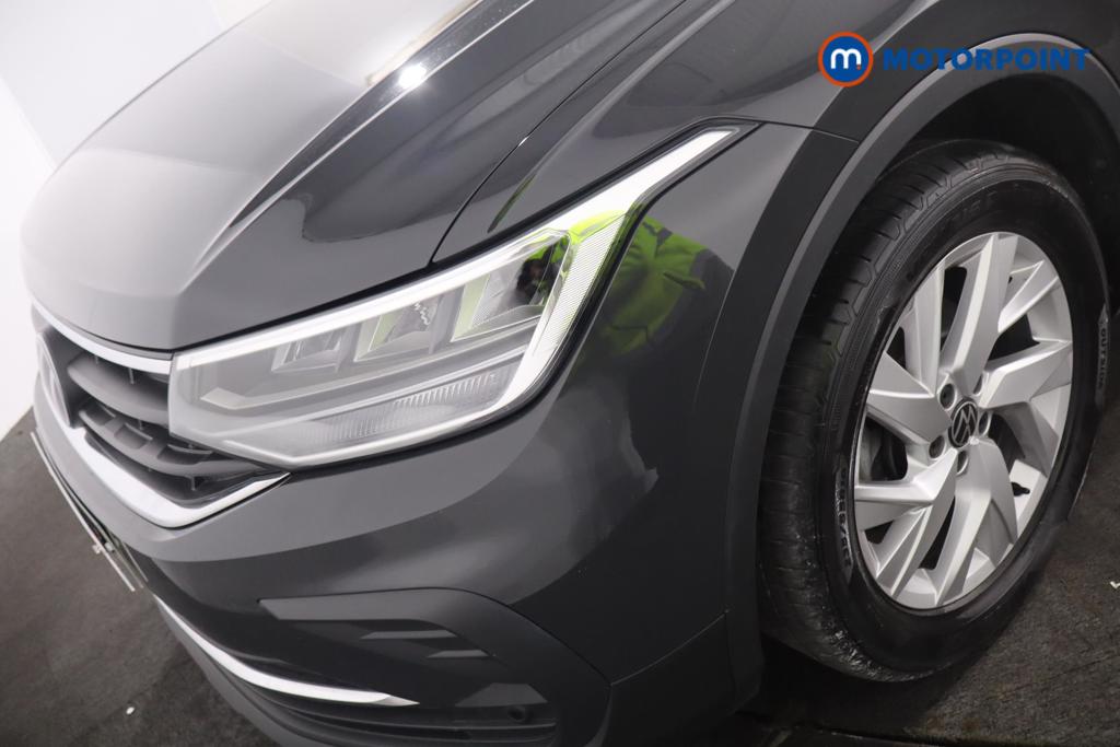 Volkswagen Tiguan Life Automatic Petrol SUV - Stock Number (1598637) - 12th supplementary image