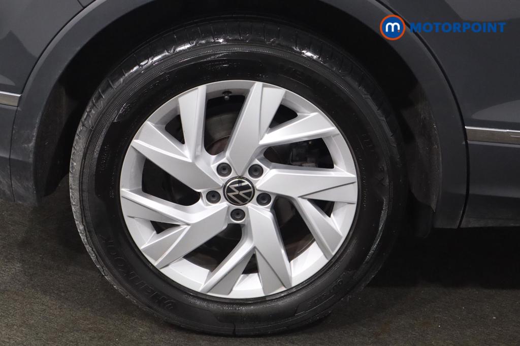Volkswagen Tiguan Life Automatic Petrol SUV - Stock Number (1598637) - 18th supplementary image