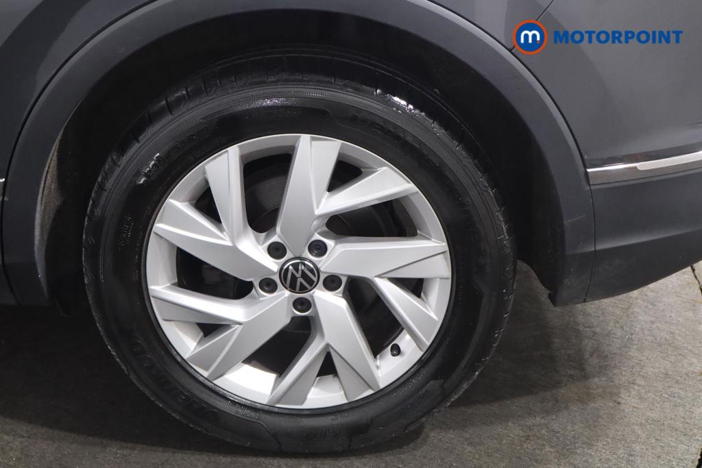Volkswagen Tiguan Life Automatic Petrol SUV - Stock Number (1598637) - 21st supplementary image