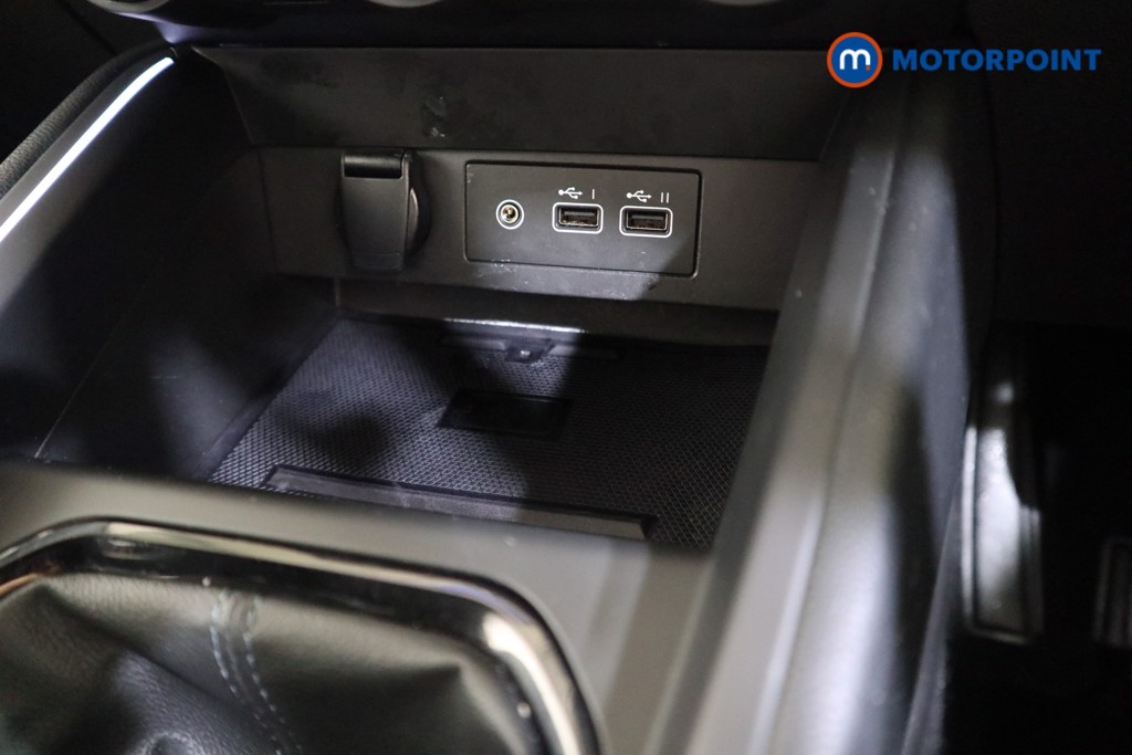 Renault Clio Techno Manual Petrol Hatchback - Stock Number (1598652) - 9th supplementary image