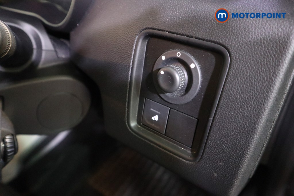 Dacia Duster Prestige Manual Petrol SUV - Stock Number (1598834) - 9th supplementary image