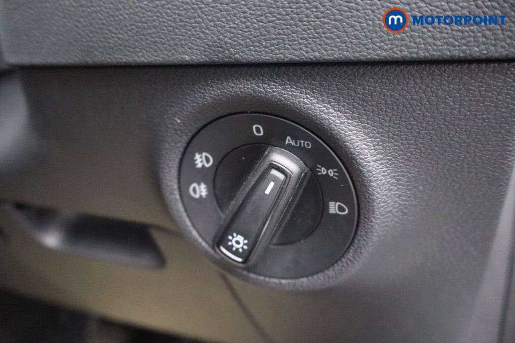 Skoda Karoq Se Drive Manual Petrol SUV - Stock Number (1599338) - 13th supplementary image