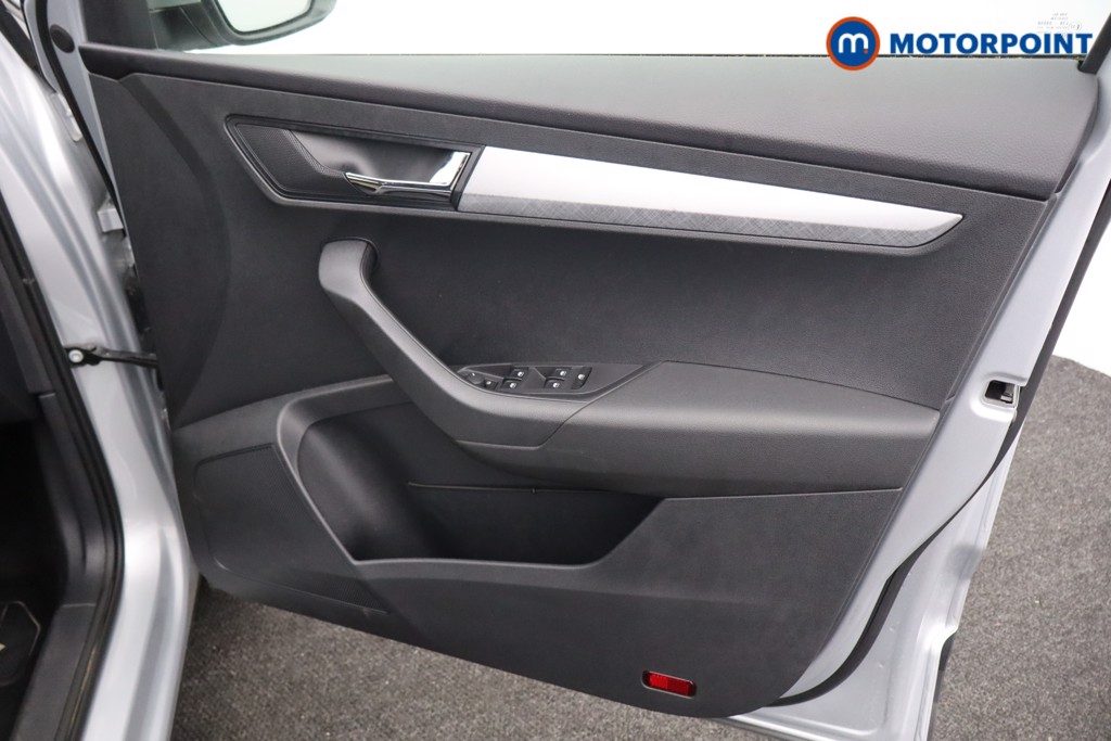 Skoda Karoq Se Drive Manual Petrol SUV - Stock Number (1599338) - 17th supplementary image