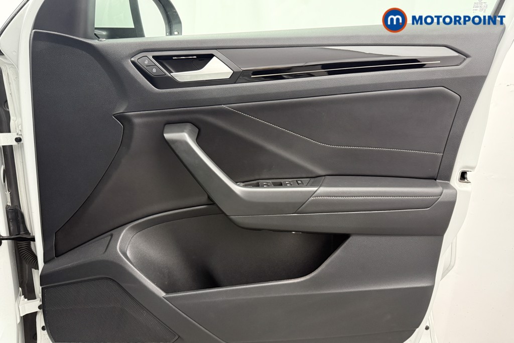 Volkswagen T-Roc R-Line Manual Petrol SUV - Stock Number (1600280) - 19th supplementary image