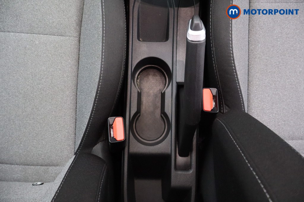 Renault Clio Evolution Manual Petrol Hatchback - Stock Number (1601232) - 5th supplementary image