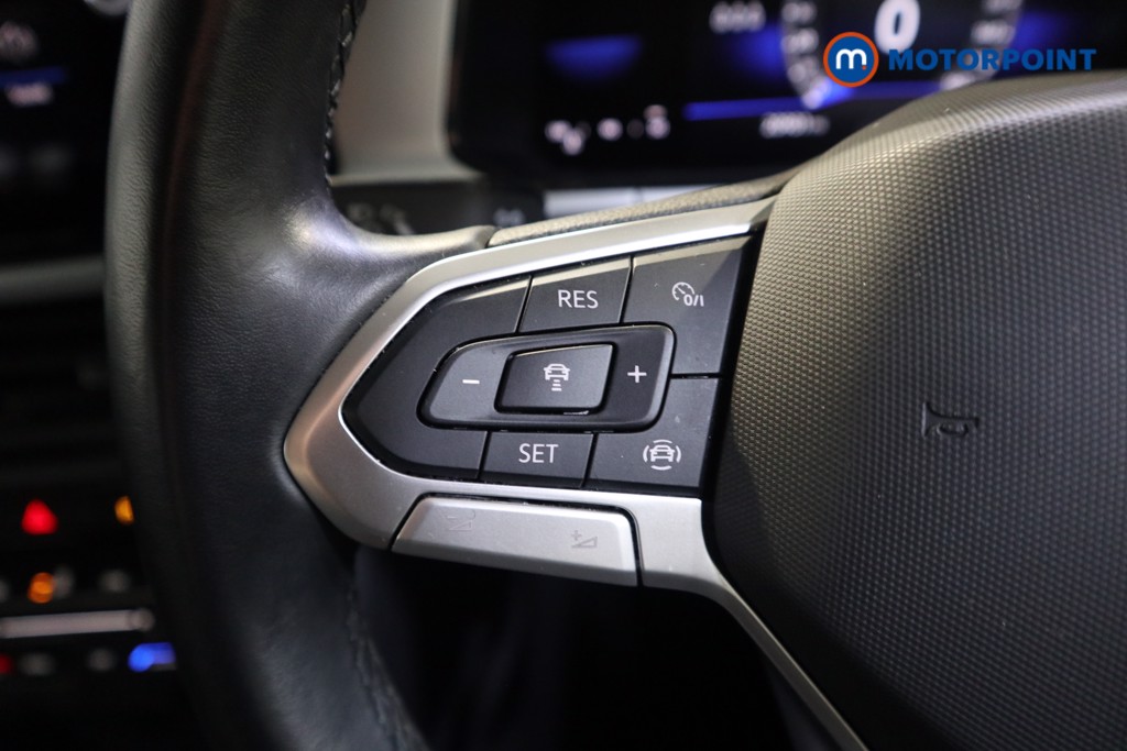 Volkswagen T-Roc Life Manual Petrol SUV - Stock Number (1602147) - 3rd supplementary image