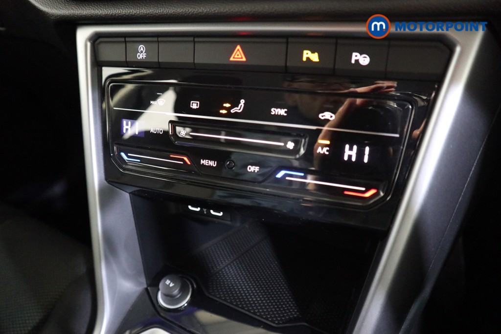 Volkswagen T-Roc Life Manual Petrol SUV - Stock Number (1602147) - 7th supplementary image