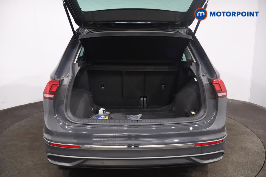 Volkswagen Tiguan Life Automatic Petrol SUV - Stock Number (1602162) - 17th supplementary image