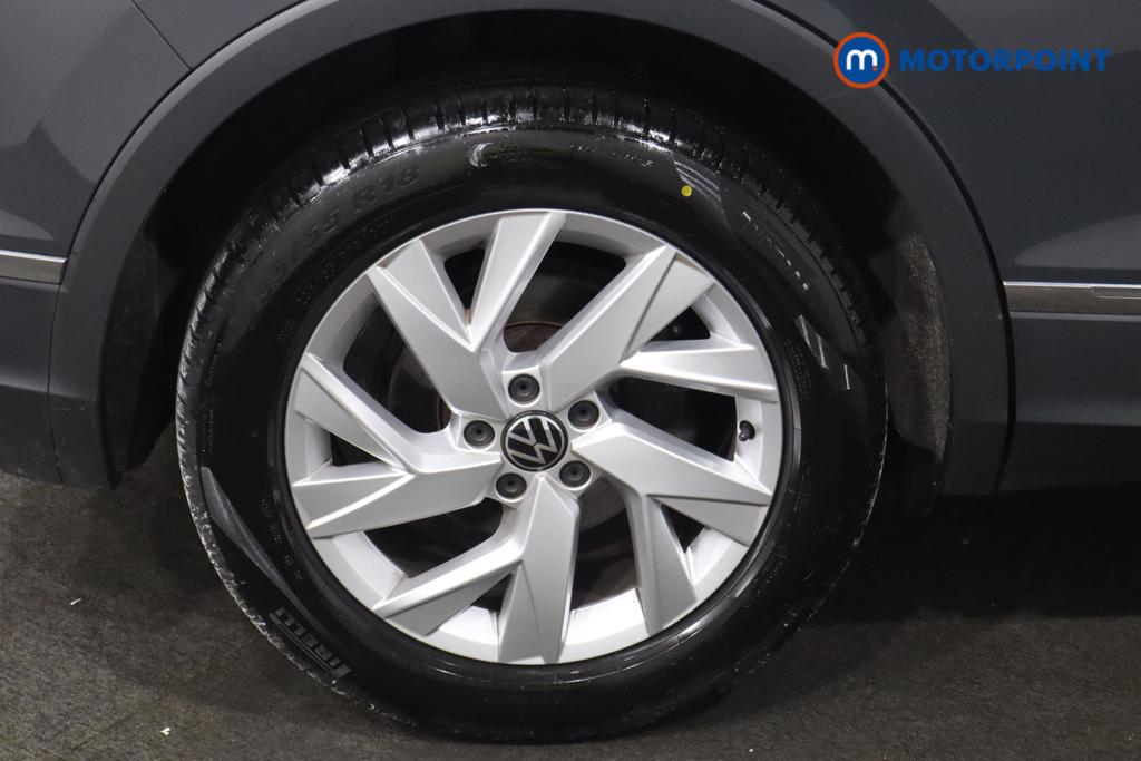 Volkswagen Tiguan Life Automatic Petrol SUV - Stock Number (1602162) - 18th supplementary image