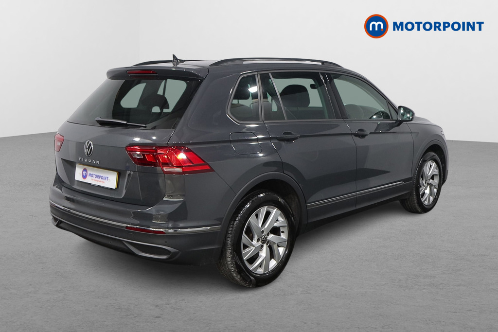 Volkswagen Tiguan Life Automatic Petrol SUV - Stock Number (1602162) - Drivers side rear corner