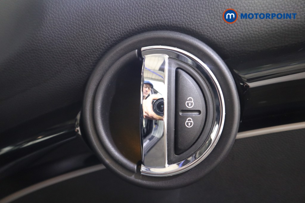 Mini Hatchback Cooper S Level 1 Automatic Electric Hatchback - Stock Number (1602551) - 13th supplementary image