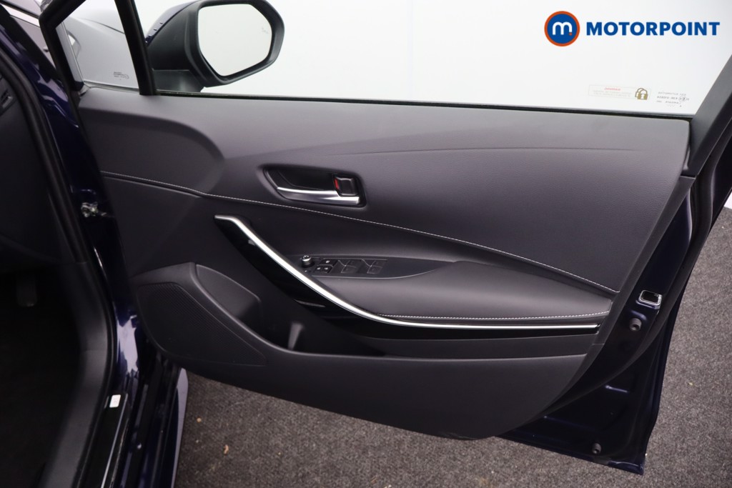 Toyota Corolla Excel Automatic Petrol-Electric Hybrid Estate - Stock Number (1602598) - 17th supplementary image