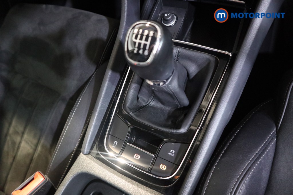 Skoda Karoq Se L Manual Petrol SUV - Stock Number (1603654) - 9th supplementary image