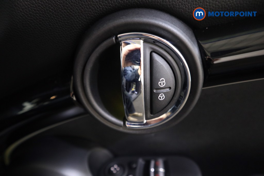 Mini Hatchback Cooper S Level 3 Automatic Electric Hatchback - Stock Number (1604539) - 12th supplementary image