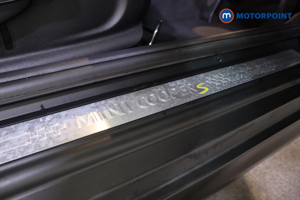 Mini Hatchback Cooper S Level 3 Automatic Electric Hatchback - Stock Number (1604539) - 13th supplementary image