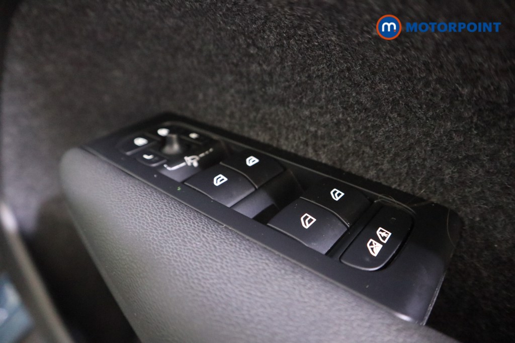 Volvo Xc40 Plus Automatic Petrol SUV - Stock Number (1604685) - 10th supplementary image