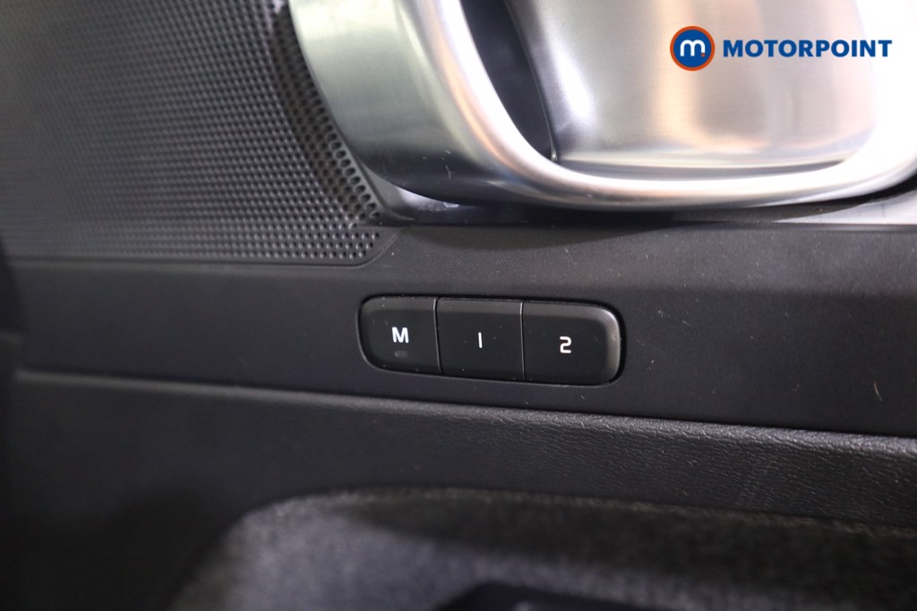 Volvo Xc40 Plus Automatic Petrol SUV - Stock Number (1604685) - 11th supplementary image