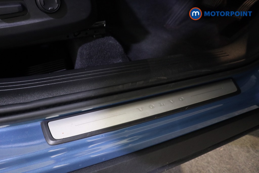 Volvo Xc40 Plus Automatic Petrol SUV - Stock Number (1604685) - 12th supplementary image