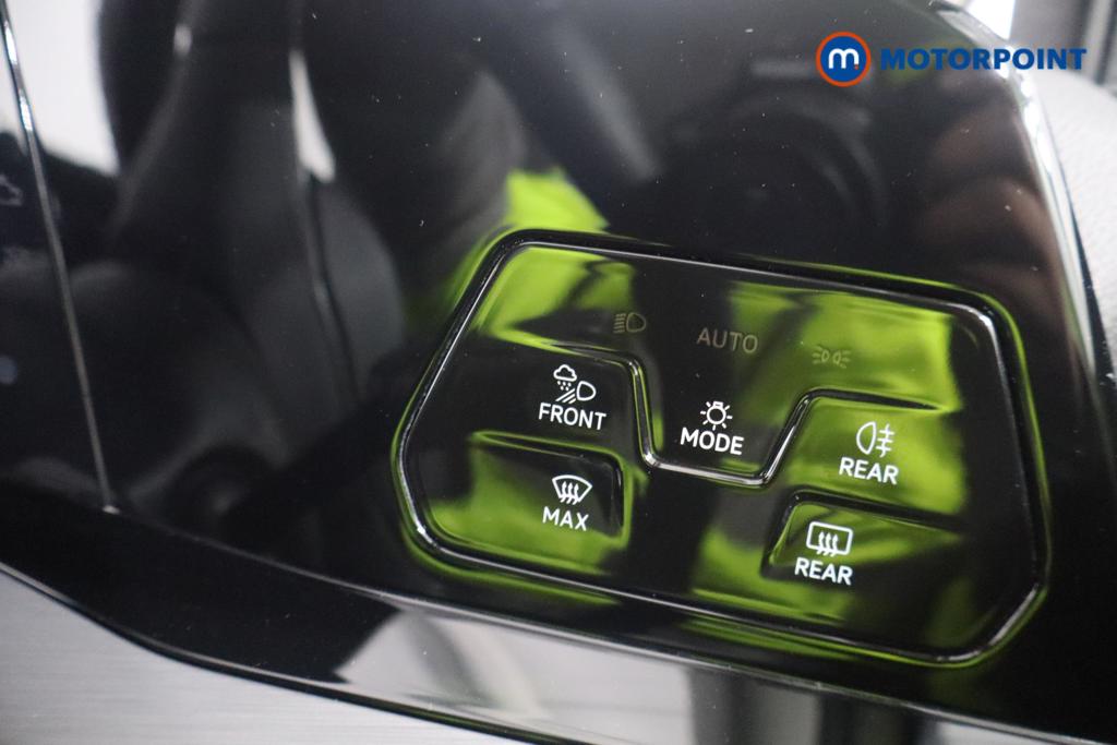 Volkswagen Golf Style Manual Petrol Hatchback - Stock Number (1605592) - 10th supplementary image