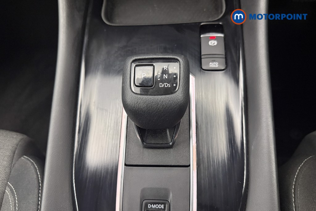 Nissan Qashqai N-Connecta Automatic Petrol SUV - Stock Number (1590868) - 7th supplementary image