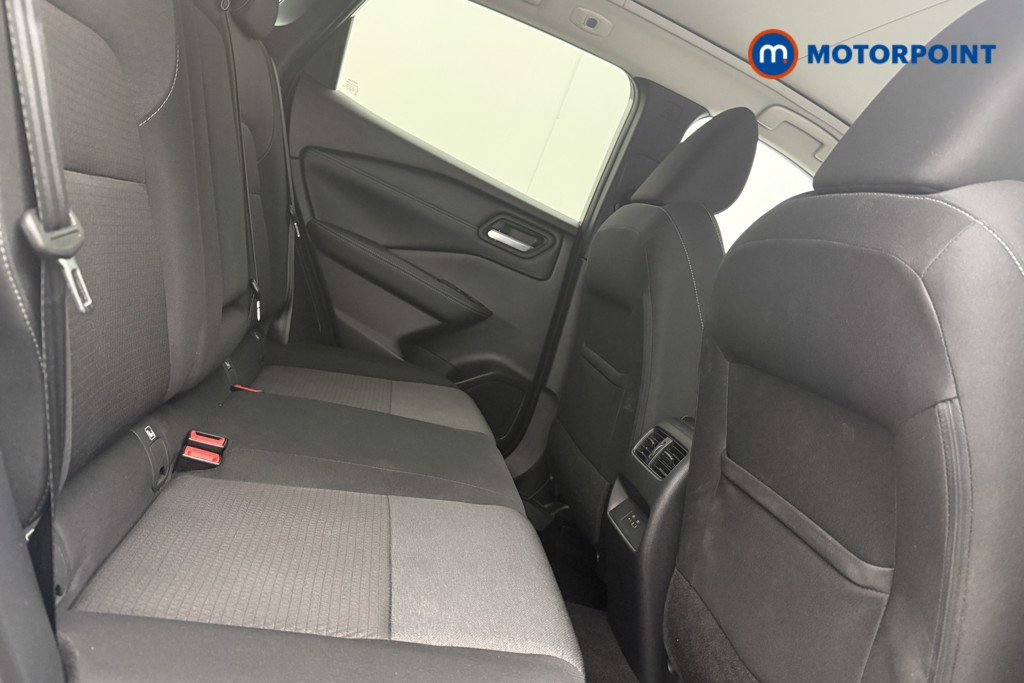 Nissan Qashqai N-Connecta Automatic Petrol SUV - Stock Number (1590868) - 9th supplementary image