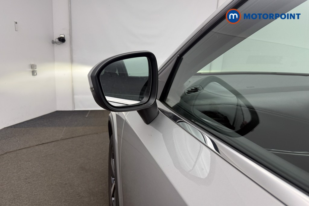 Nissan Qashqai N-Connecta Automatic Petrol SUV - Stock Number (1590868) - 32nd supplementary image