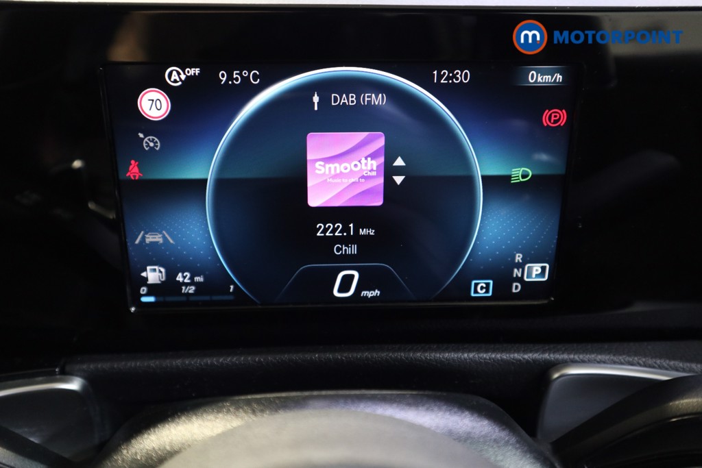 Mercedes-Benz GLB Amg Line Automatic Petrol SUV - Stock Number (1592078) - 5th supplementary image