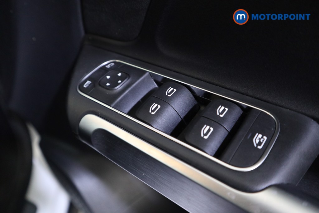 Mercedes-Benz GLB Amg Line Automatic Petrol SUV - Stock Number (1592078) - 11th supplementary image