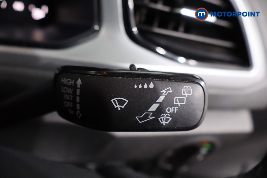 Volkswagen T-Roc Life Manual Petrol SUV - Stock Number (1593689) - 15th supplementary image