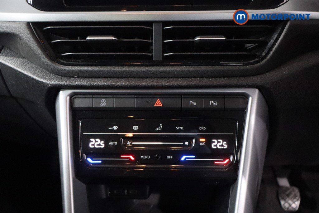 Volkswagen T-Roc Life Manual Petrol SUV - Stock Number (1593689) - 19th supplementary image