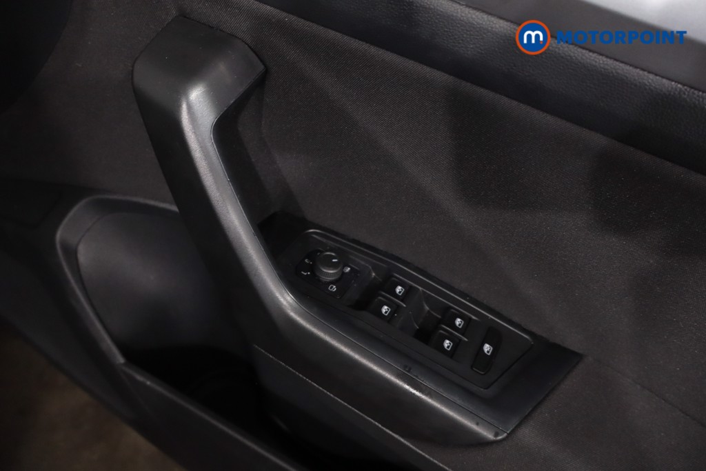 Volkswagen T-Roc Life Manual Petrol SUV - Stock Number (1593689) - 24th supplementary image