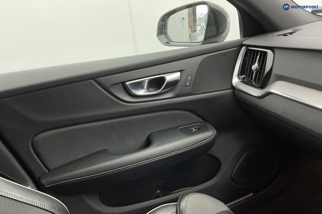 Volvo V60 R Design Automatic Petrol Estate - Stock Number (1595833) - 17th supplementary image