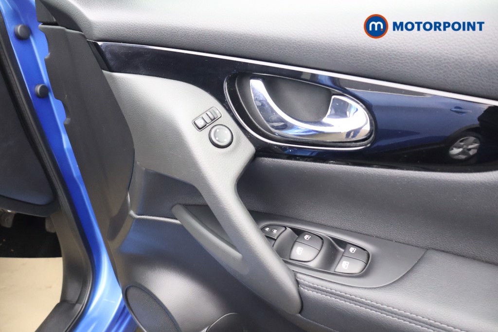 Nissan Qashqai Acenta Premium Manual Petrol SUV - Stock Number (1597713) - 12th supplementary image