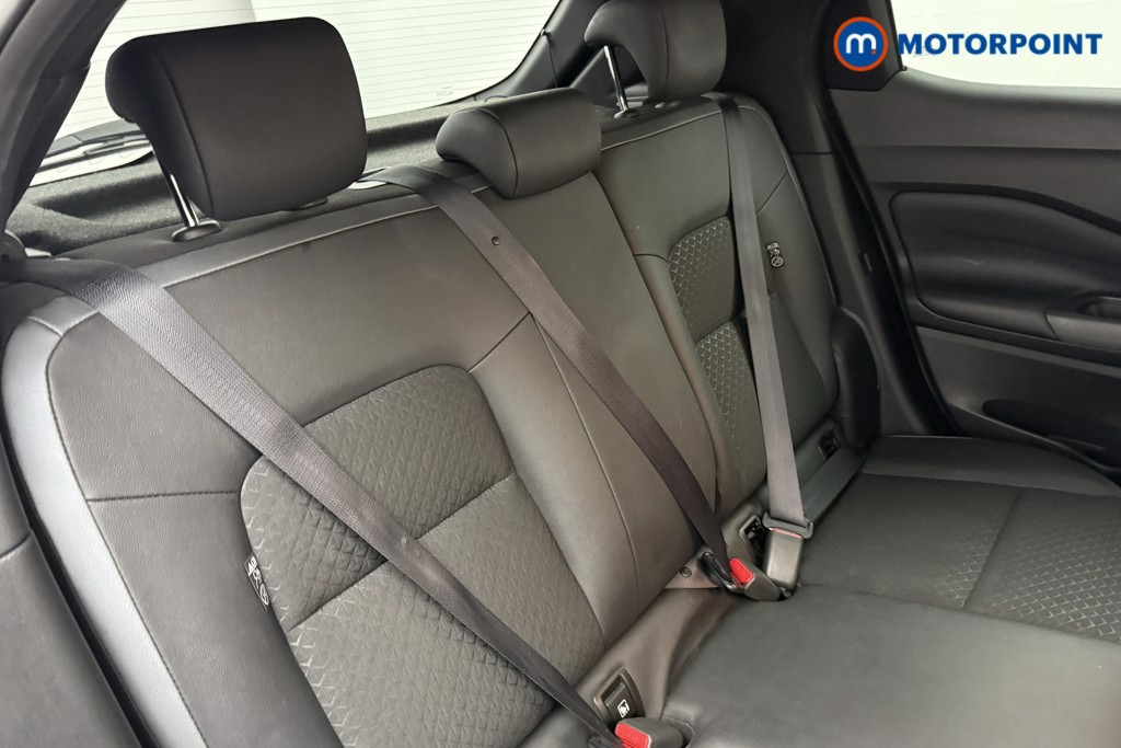 Nissan Juke N-Connecta Manual Petrol SUV - Stock Number (1598680) - 2nd supplementary image