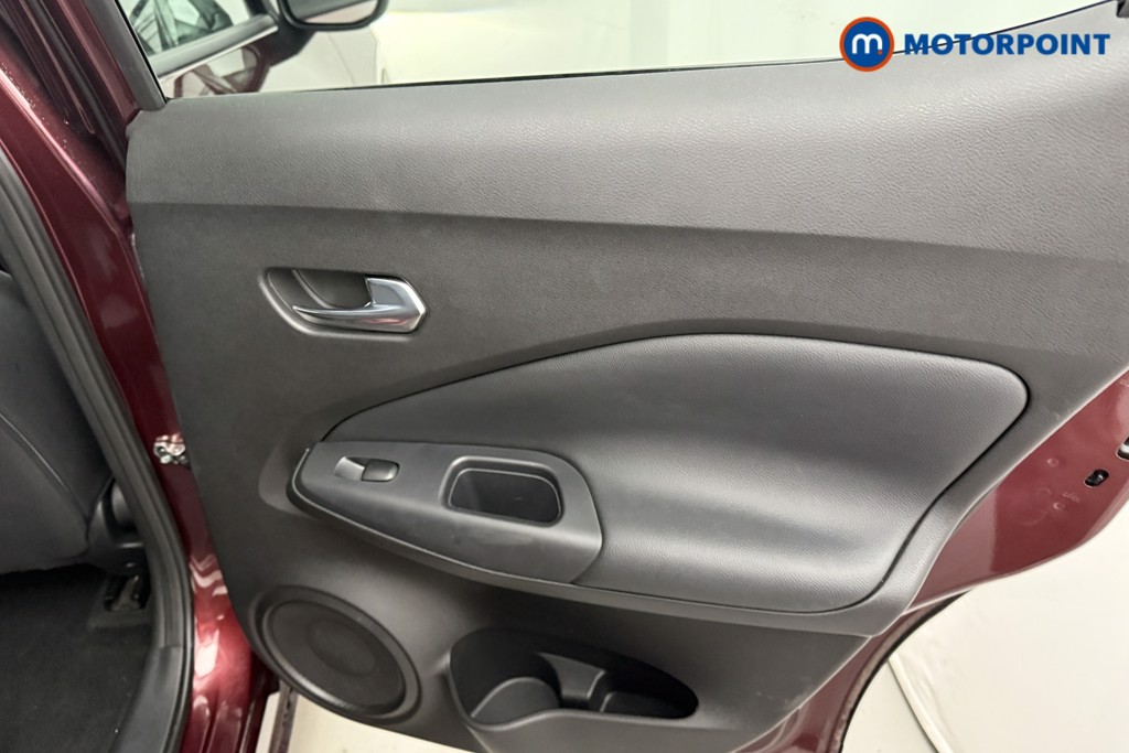 Nissan Juke N-Connecta Manual Petrol SUV - Stock Number (1598680) - 3rd supplementary image