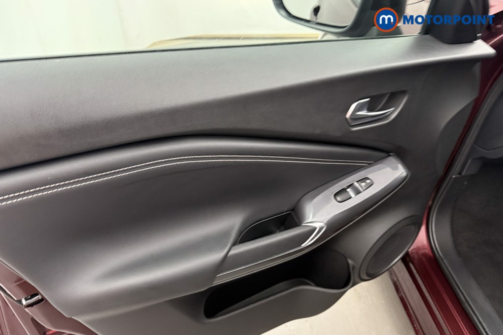 Nissan Juke N-Connecta Manual Petrol SUV - Stock Number (1598680) - 5th supplementary image