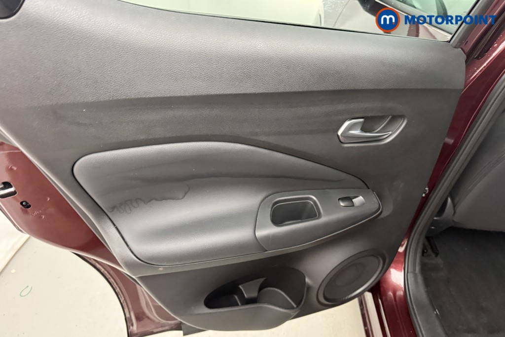 Nissan Juke N-Connecta Manual Petrol SUV - Stock Number (1598680) - 7th supplementary image