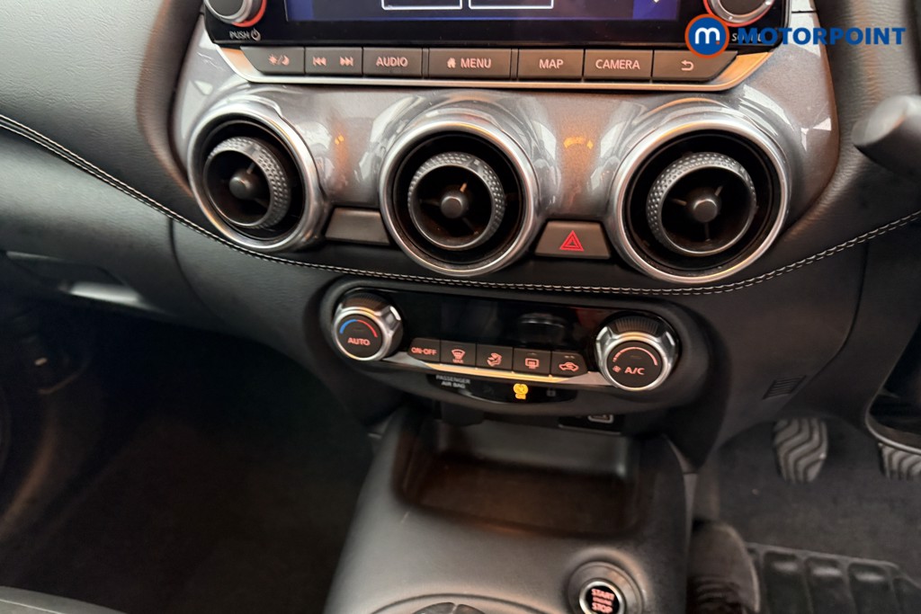 Nissan Juke N-Connecta Manual Petrol SUV - Stock Number (1598680) - Drivers side
