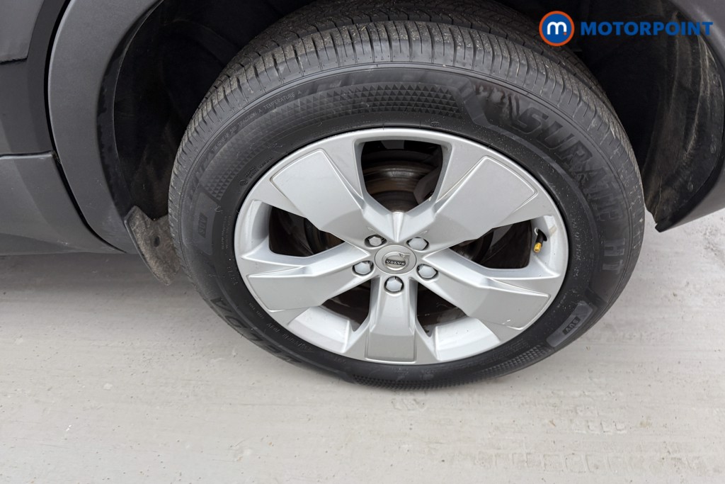 Volvo Xc40 Momentum Manual Petrol SUV - Stock Number (1599392) - 10th supplementary image