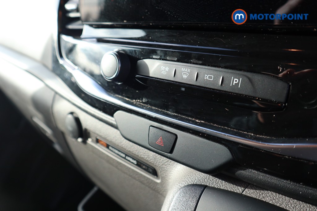 Ford Transit Limited Automatic Diesel Medium Roof Van - Stock Number (1600363) - 10th supplementary image