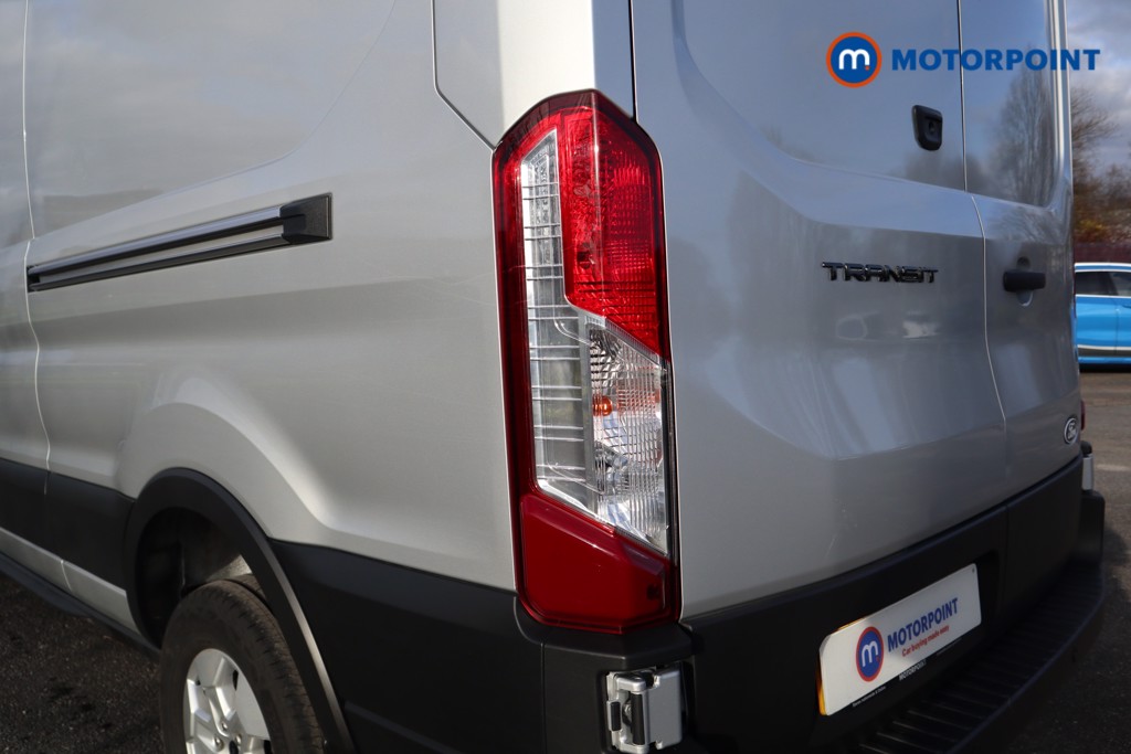 Ford Transit Limited Automatic Diesel Medium Roof Van - Stock Number (1600363) - 25th supplementary image