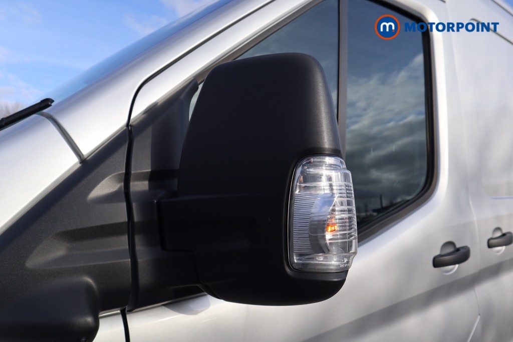 Ford Transit Limited Automatic Diesel Medium Roof Van - Stock Number (1600363) - 28th supplementary image